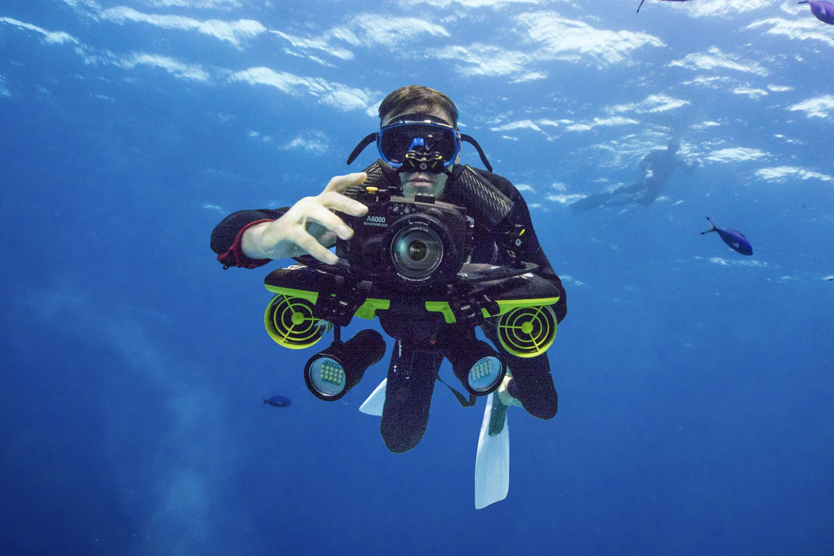 Sublue Navbow Underwater Scooter — 131 ft Depth, OLED Display