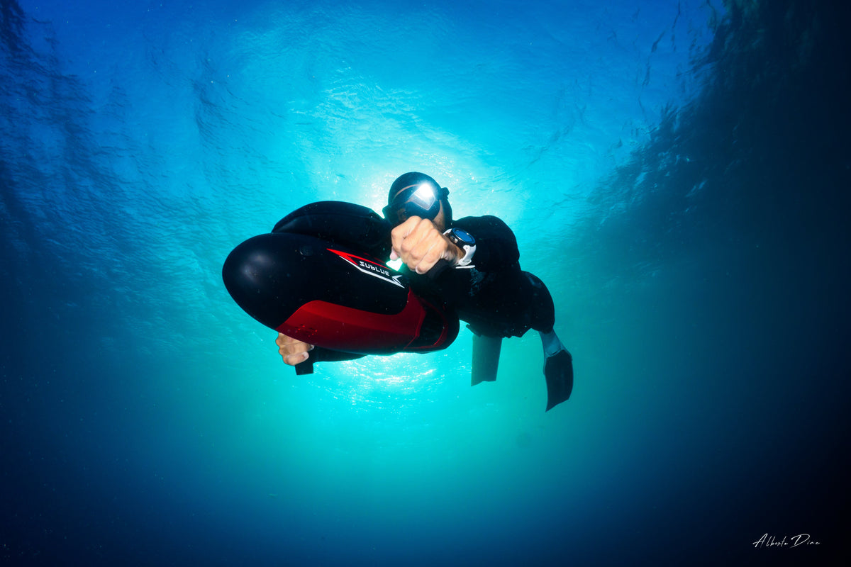 Sublue VAPOR Underwater Scooter — Dual Motor Dive Propulsion