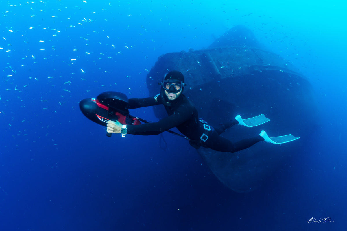 Sublue VAPOR Underwater Scooter — Dual Motor Dive Propulsion