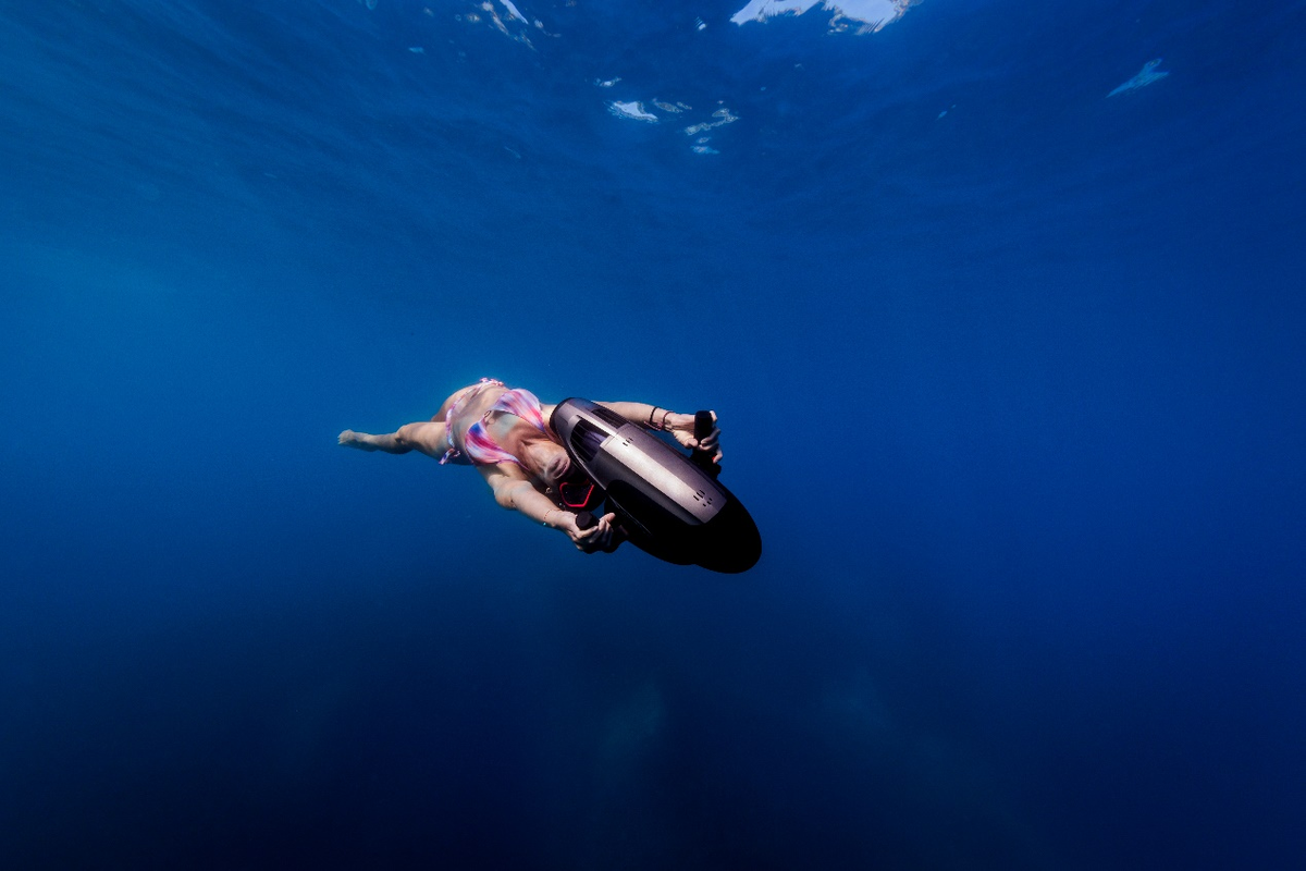 Sublue VAPOR Underwater Scooter — Dual Motor Dive Propulsion