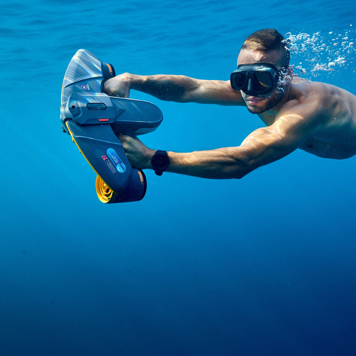Sublue Navbow+ Underwater Scooter — OLED Display, Action-Cam Mount