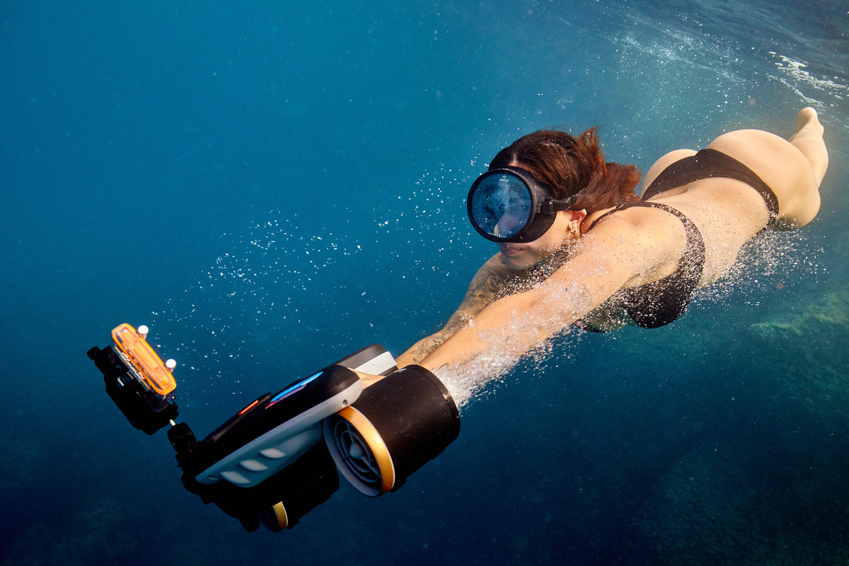 Sublue Navbow+ Underwater Scooter — OLED Display, Action-Cam Mount