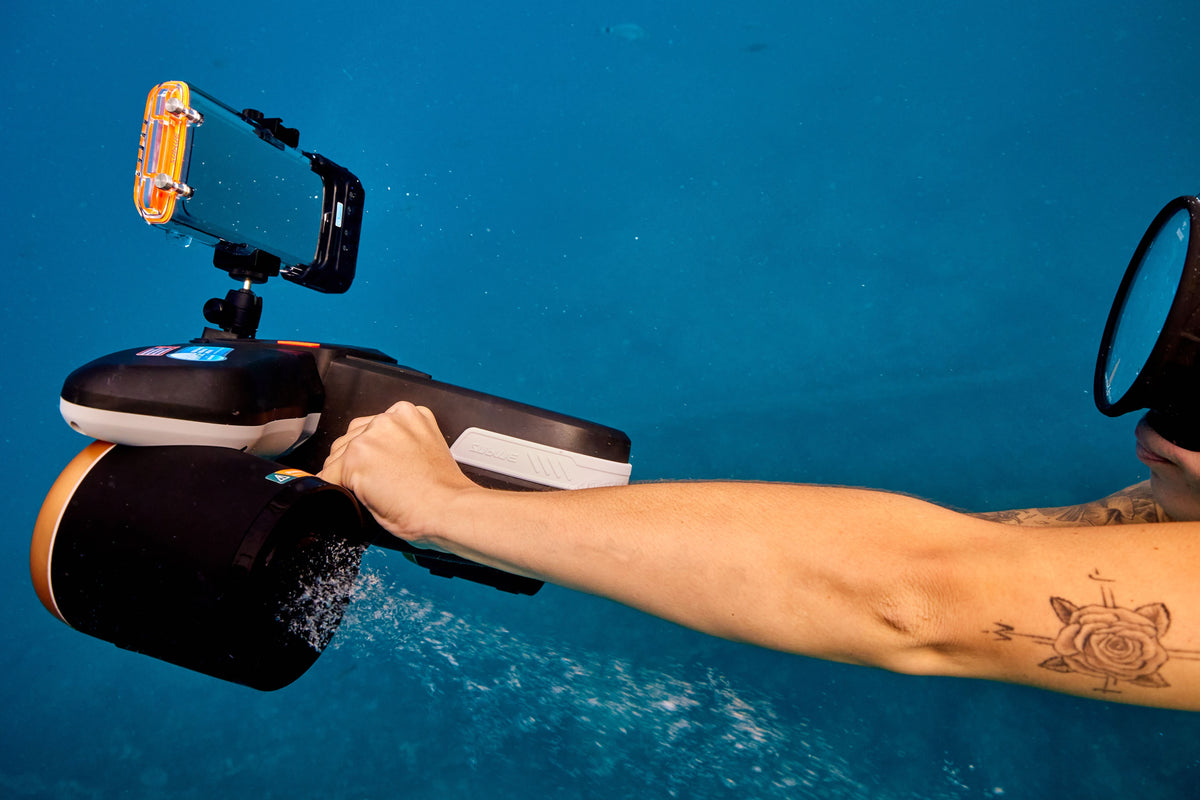 Sublue Navbow+ Underwater Scooter — OLED Display, Action-Cam Mount