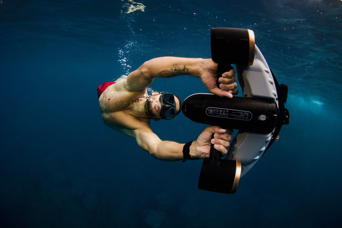 Sublue Navbow+ Underwater Scooter — OLED Display, Action-Cam Mount