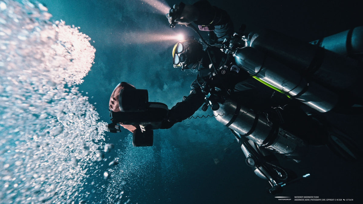 Sublue Navbow Underwater Scooter — 131 ft Depth, OLED Display