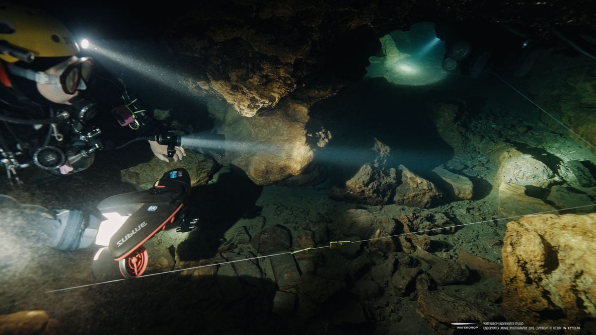 Sublue Navbow Underwater Scooter — 131 ft Depth, OLED Display