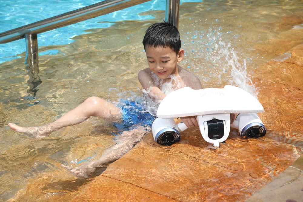 Sublue Mix Underwater Scooter — Pool and Snorkel Ready