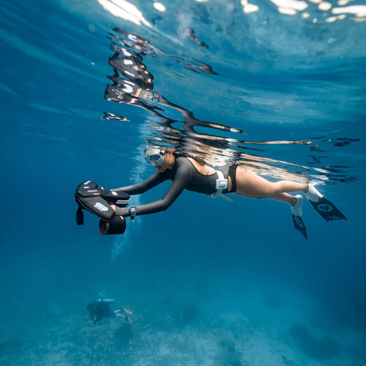 Sublue Navbow Underwater Scooter — 131 ft Depth, OLED Display