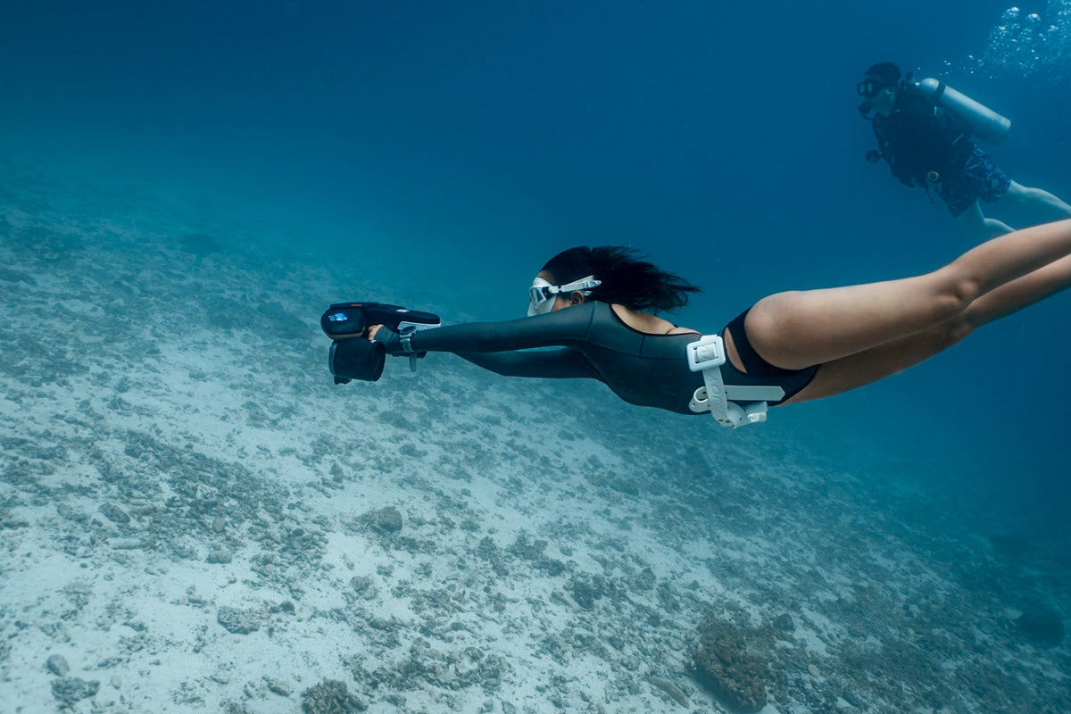 Sublue Navbow Underwater Scooter — 131 ft Depth, OLED Display