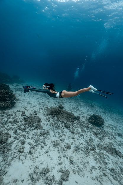 Sublue Navbow Underwater Scooter — 131 ft Depth, OLED Display