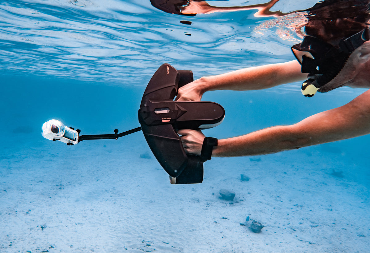 Sublue Navbow+ Underwater Scooter — OLED Display, Action-Cam Mount