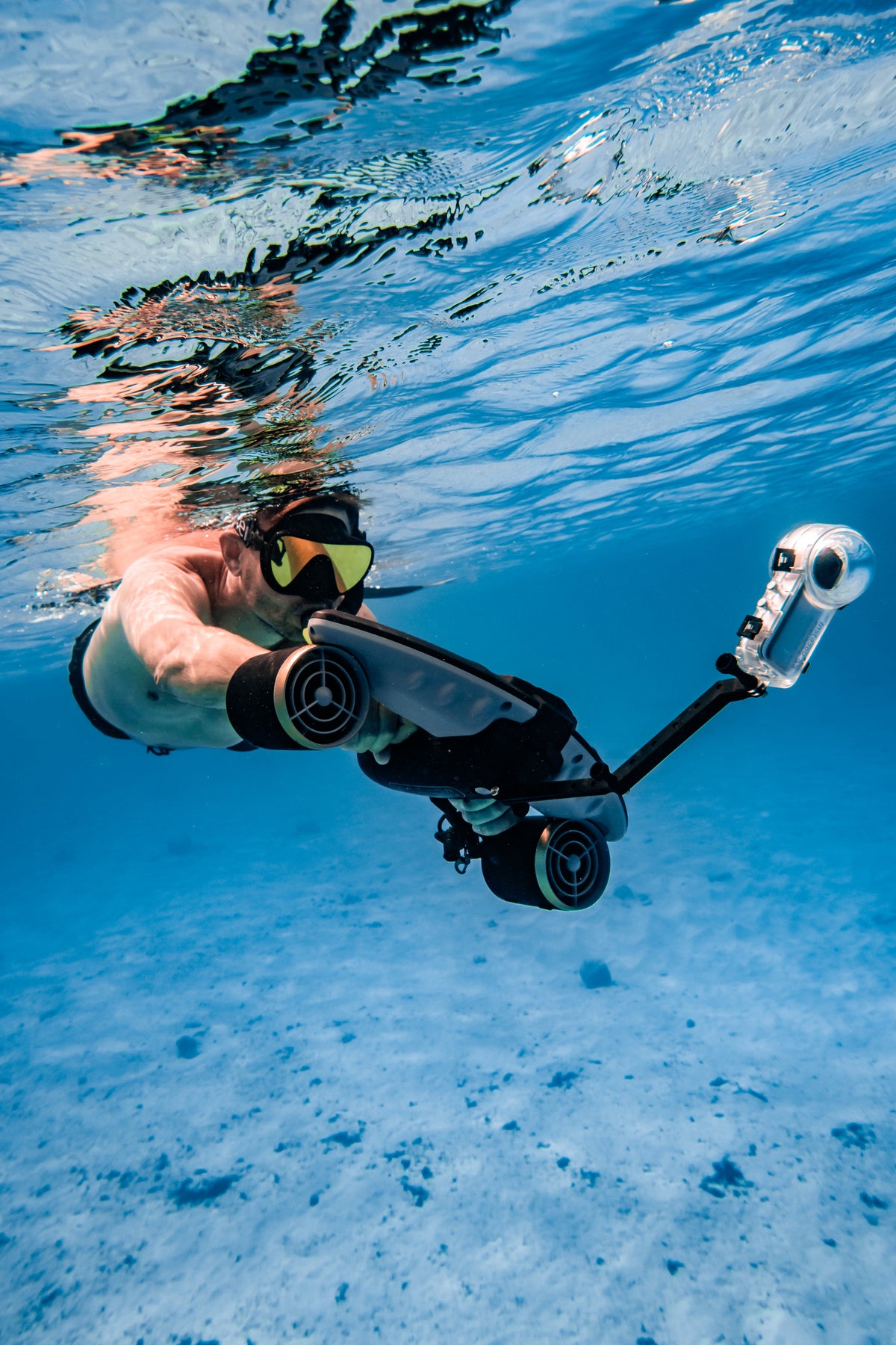 Sublue Navbow+ Underwater Scooter — OLED Display, Action-Cam Mount