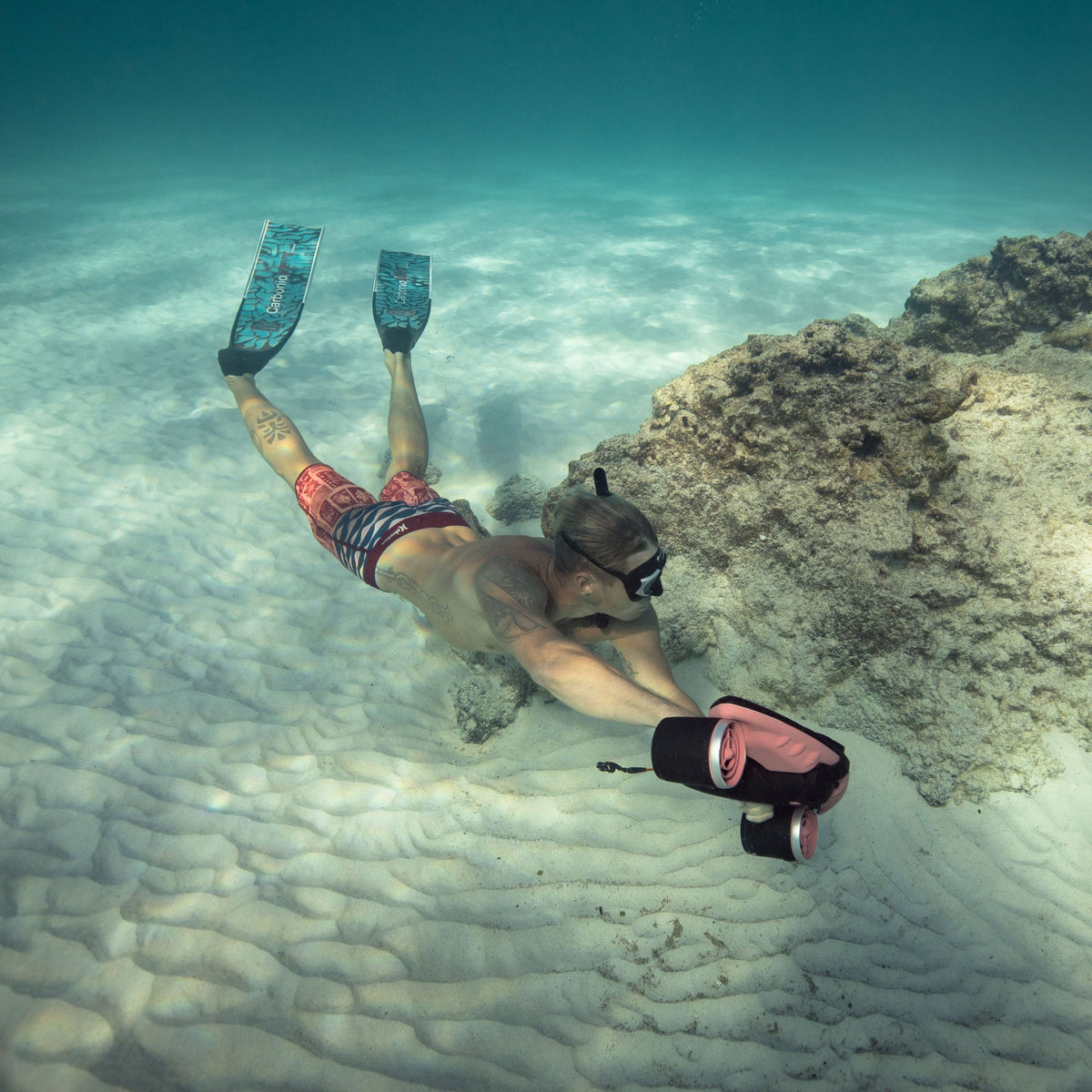 Sublue Navbow Underwater Scooter — 131 ft Depth, OLED Display