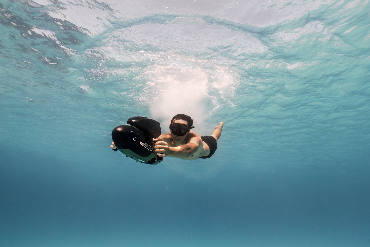 Sublue VAPOR Pro Underwater Scooter — Dual Motor, Pro Dive Performance
