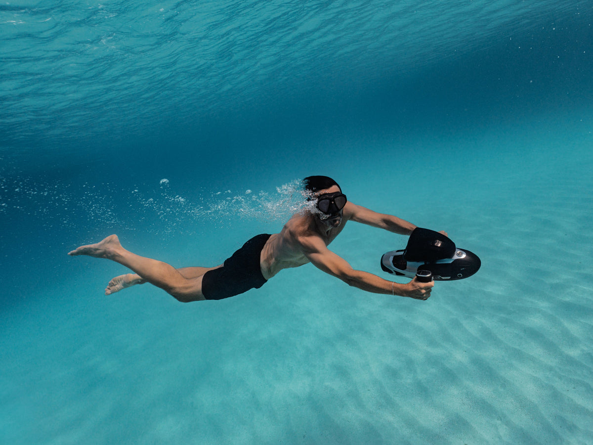 Sublue VAPOR Pro Underwater Scooter — Dual Motor, Pro Dive Performance