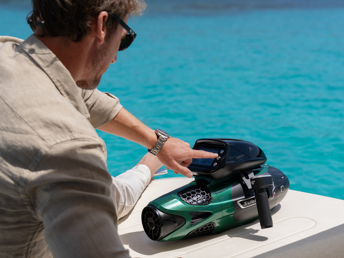 Sublue VAPOR Pro Underwater Scooter — Dual Motor, Pro Dive Performance
