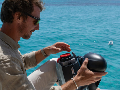 Sublue VAPOR Pro Underwater Scooter — Dual Motor, Pro Dive Performance