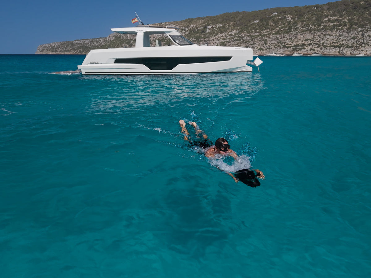Sublue VAPOR Pro Underwater Scooter — Dual Motor, Pro Dive Performance